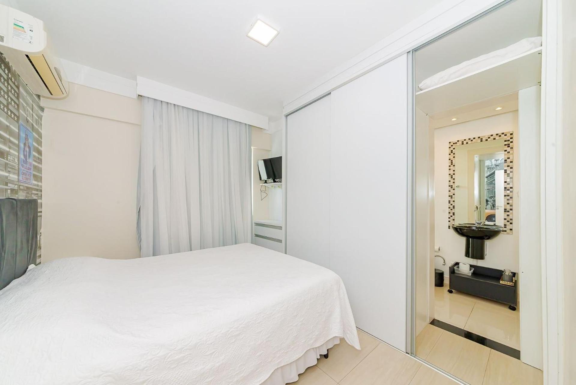 Apartment 3 Linda Vista Da Orla De Bc A 50m Da - Somente Familiares Balneario Camboriu
